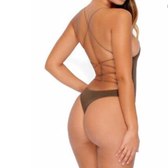 Backless sexy Bodysuit - Picture 3 of 5